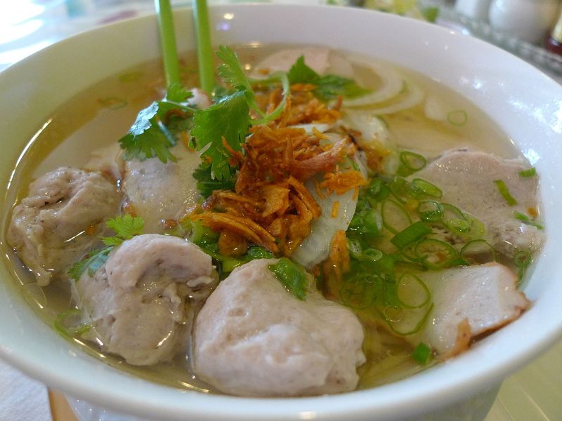 1: Một bán bún mọc nấu theo đúng vị của người làng Mọc xưa