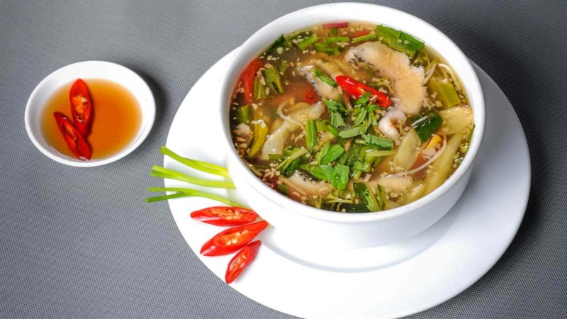Canh chua cá lăng mang đến một hành trình vị giác đặc sắc