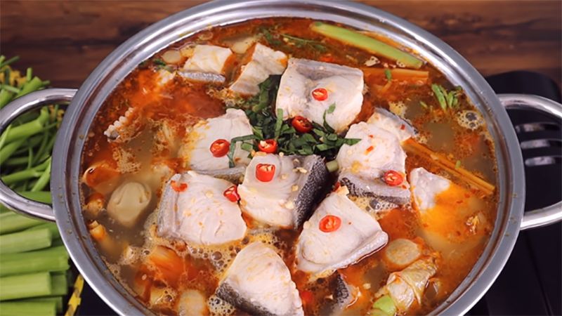 6: Thịt cá bớp sẽ chín mềm sau khoảng 15 phút