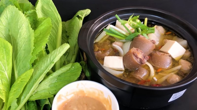 Chế biến nước lẩu đuôi bò